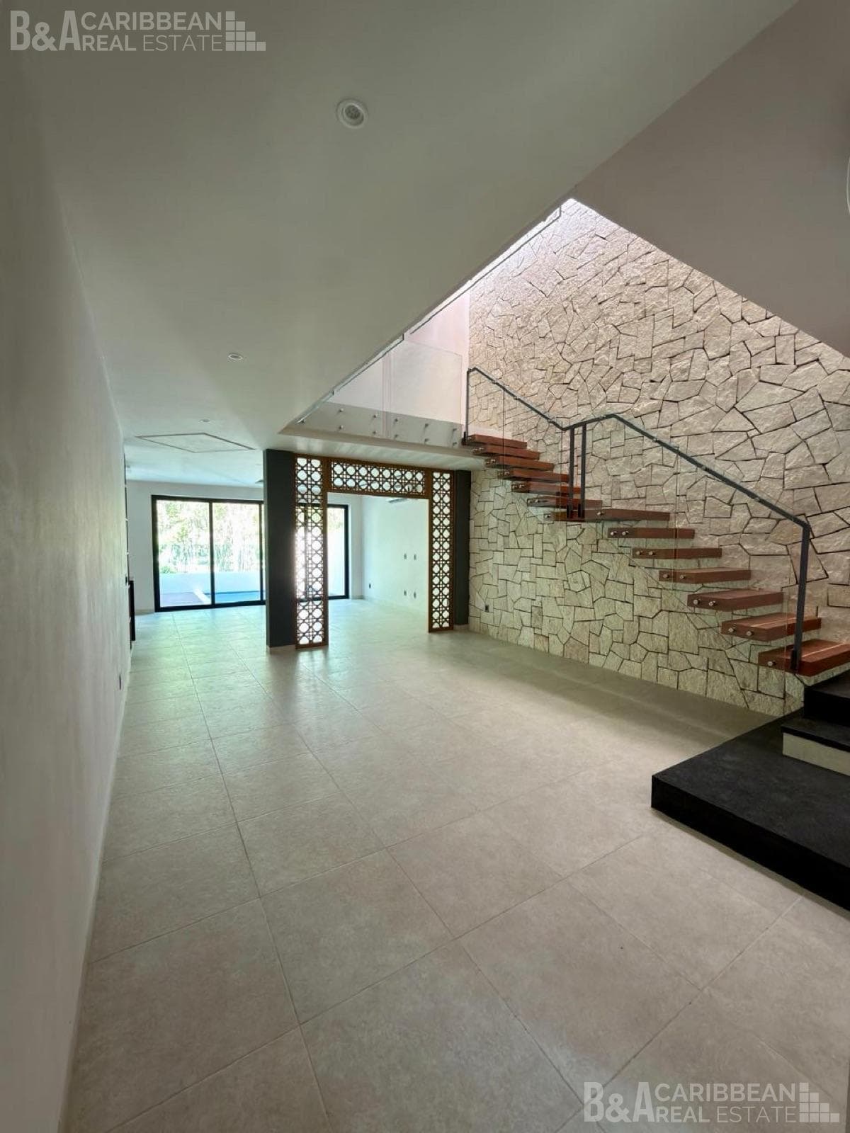 House for Sale on Via Cumbres, Cancún