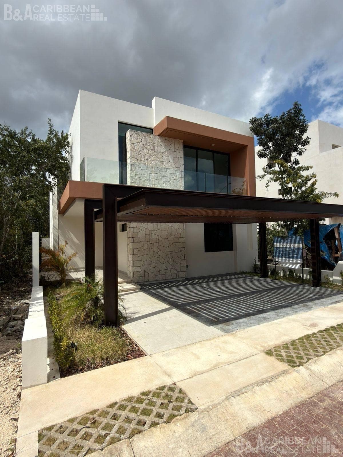 House for Sale on Via Cumbres, Cancún