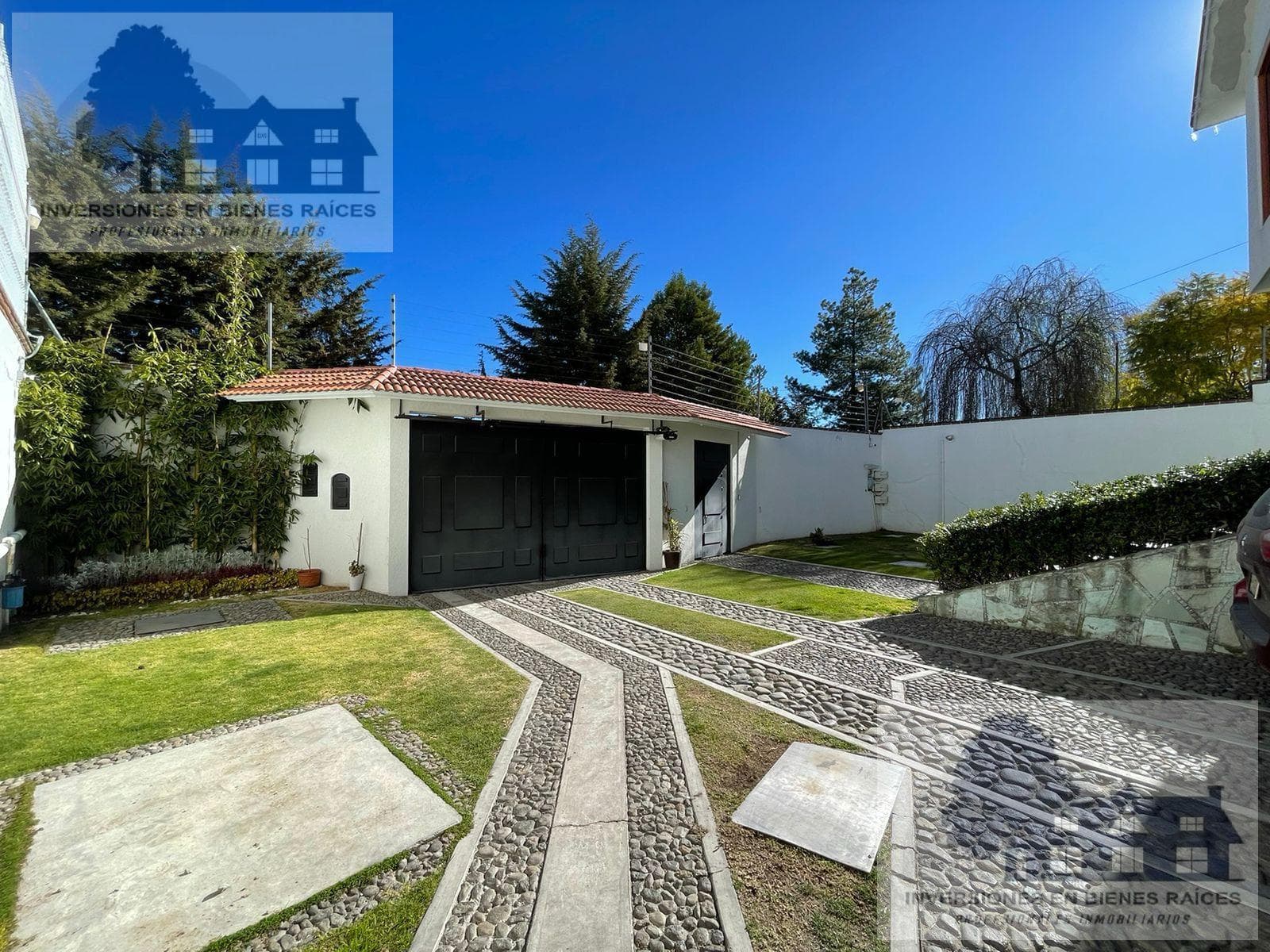 House for Sale in Cacalomacan, Toluca, State of Mexico.