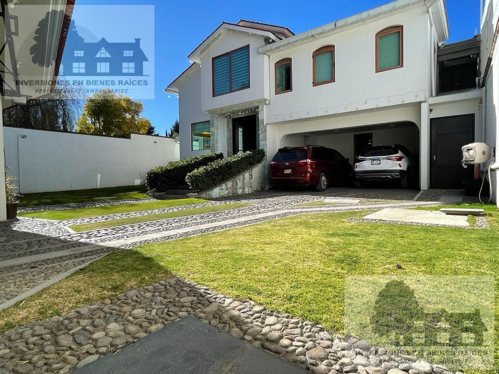 House for Sale in Cacalomacan, Toluca, State of Mexico.