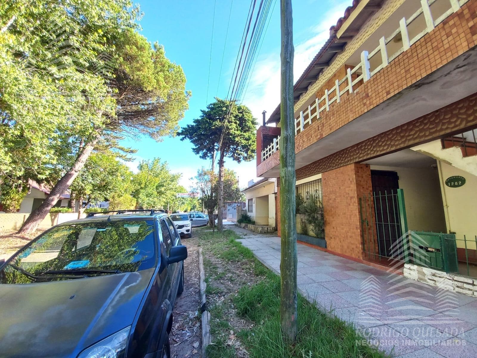 2-bedroom apartment, ground floor, with natural gas. / REASSESSED