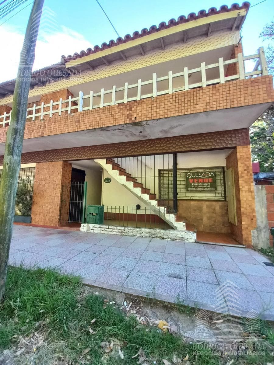 2-bedroom apartment, ground floor, with natural gas. / REASSESSED