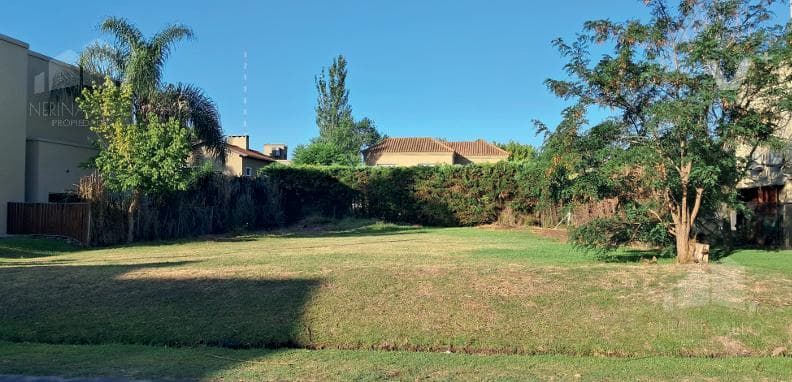 FOR SALE: LOT FOR A HOUSE IN ALTOS DEL SOL, ITUZAINGO (GATED COMMUNITY)