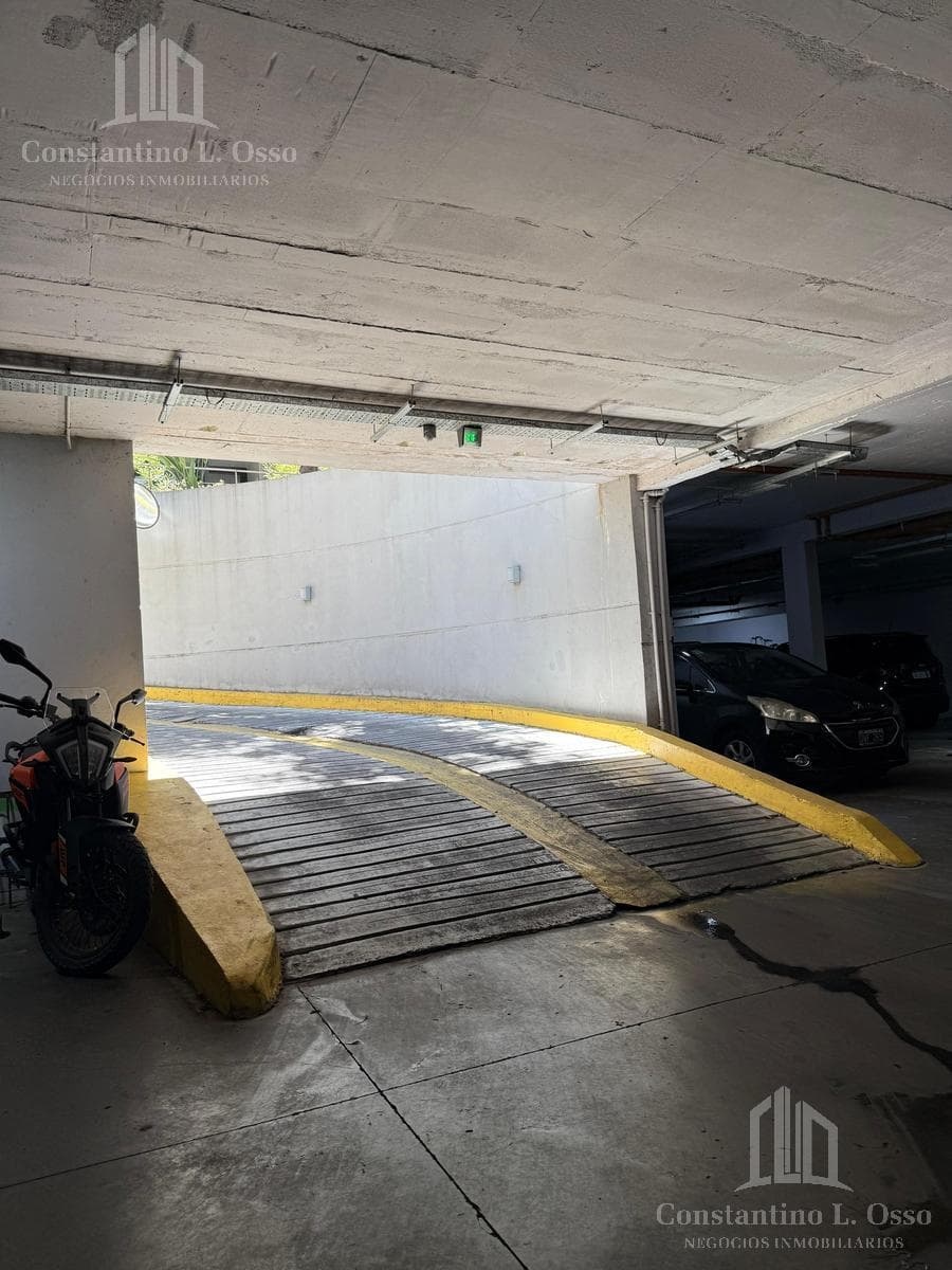 Garage in Temperley