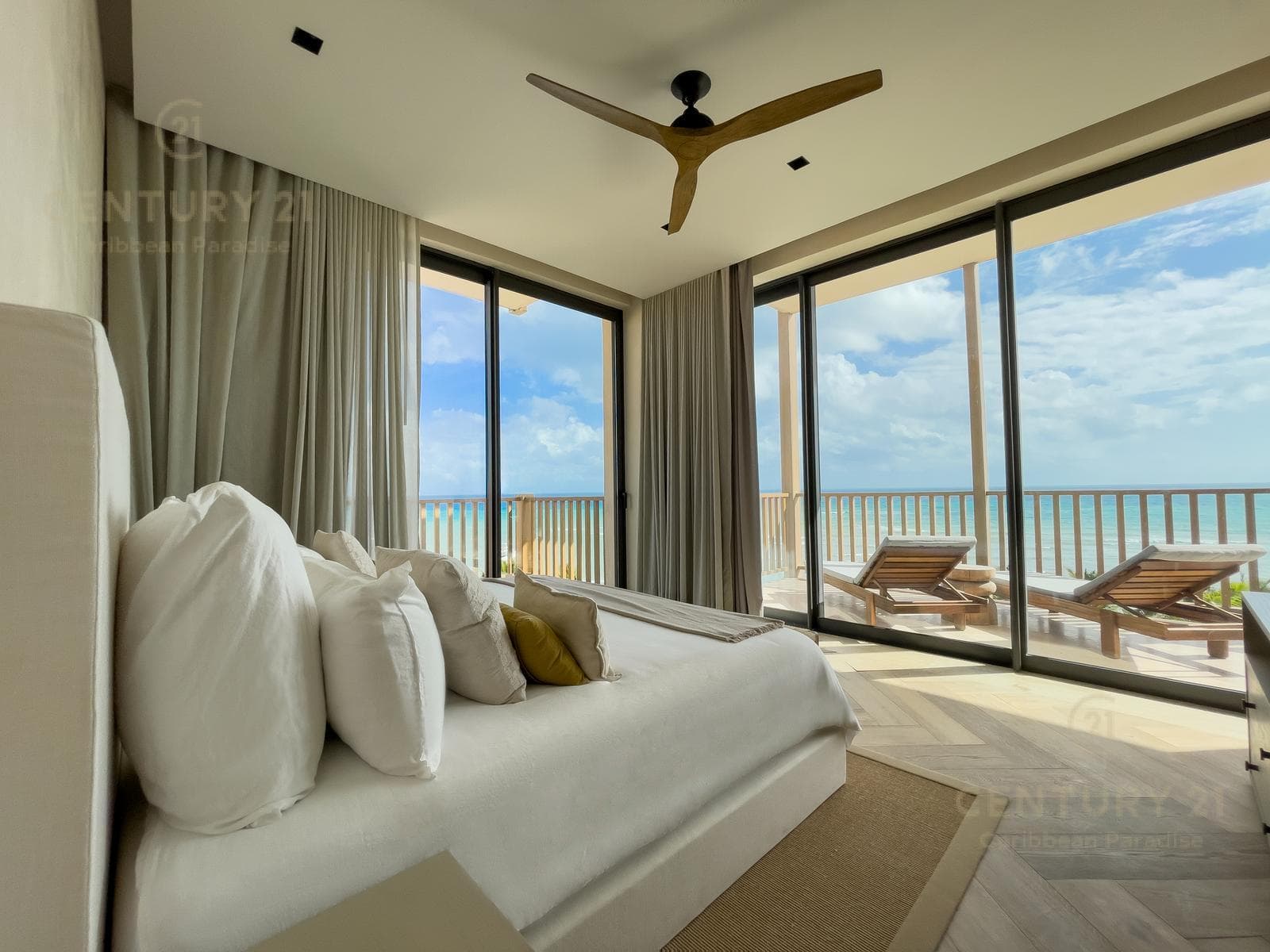 6-Bedroom Pentgarden for Sale in an Exclusive Residential Complex | Playa del Carmen P4309