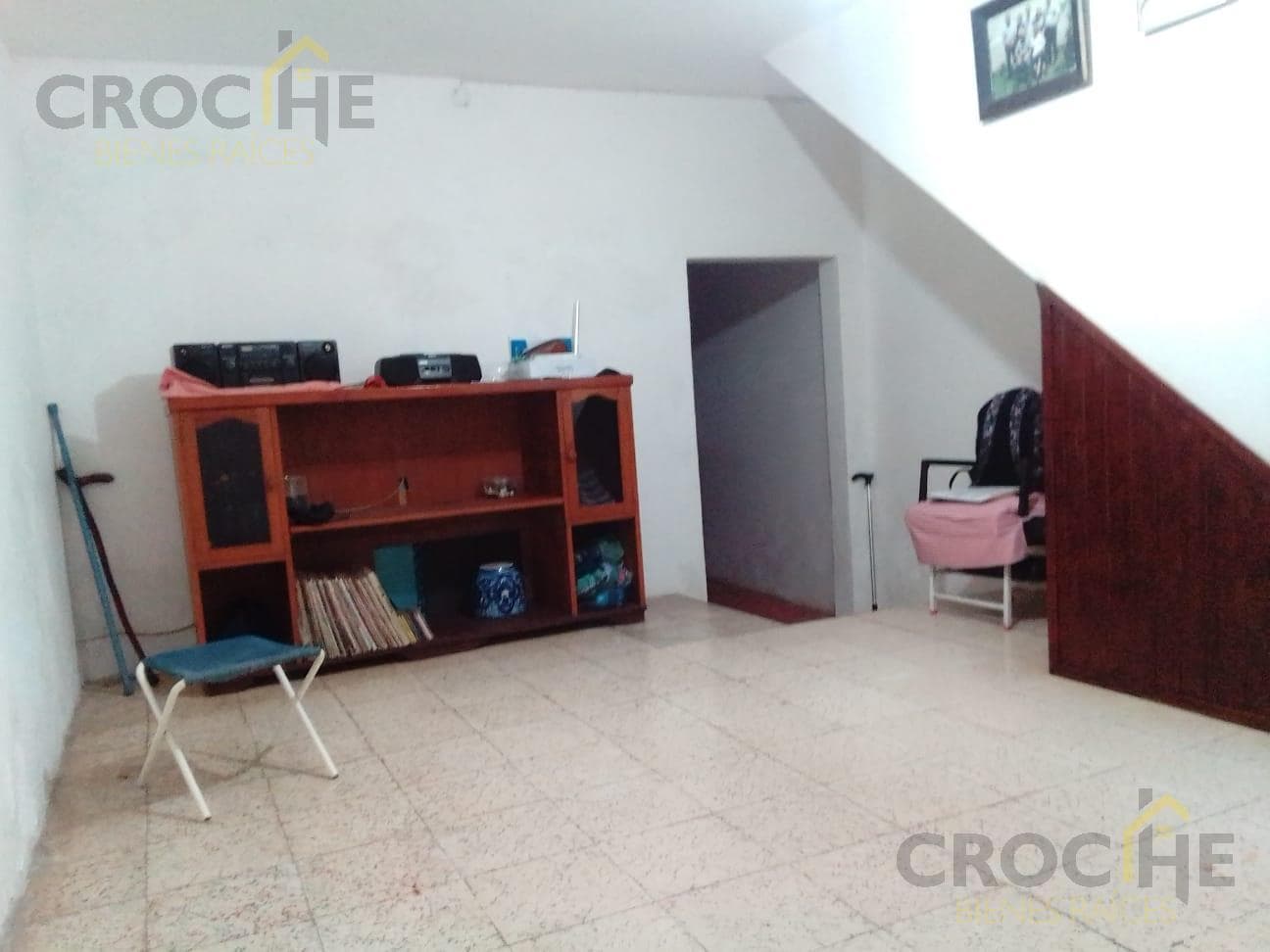 Property for sale on Mártires de Chicago with 2 houses and 1 apartment