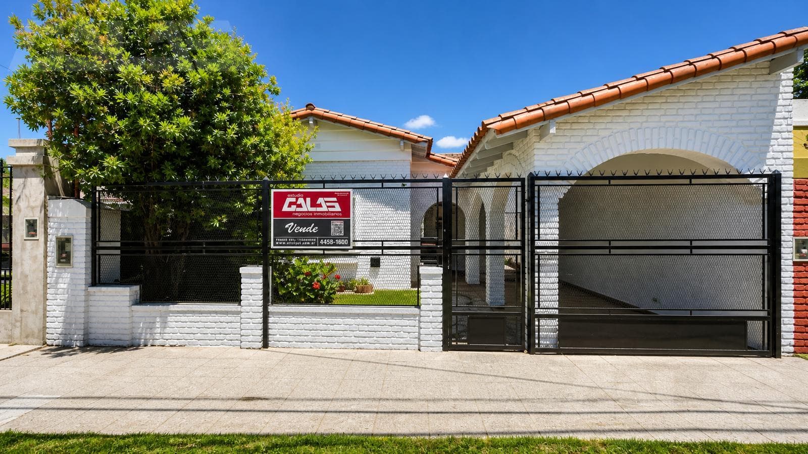 3-room house - 3 bedrooms - Kitchen - 2 bathrooms - Apartment - South Ituzaingó