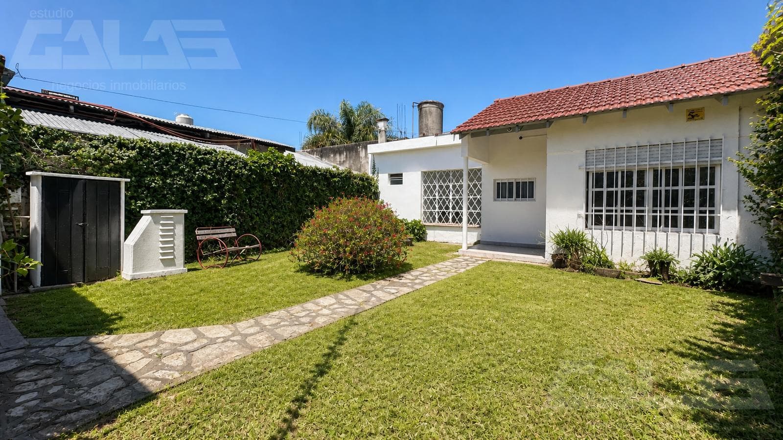 3-room house - 3 bedrooms - Kitchen - 2 bathrooms - Apartment - South Ituzaingó