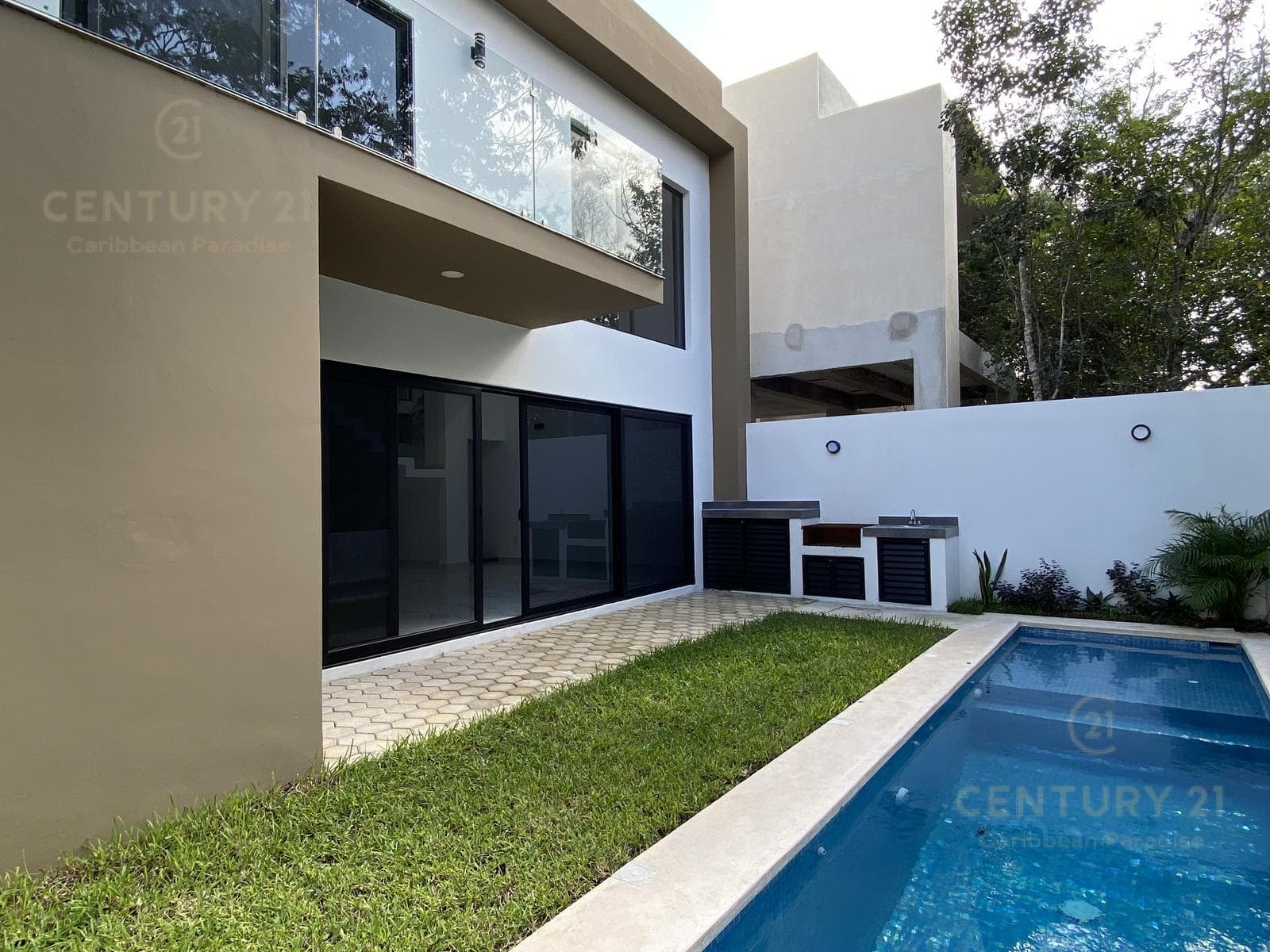 4-Bedroom House for Sale on Via Cumbres in Cancun | C3952