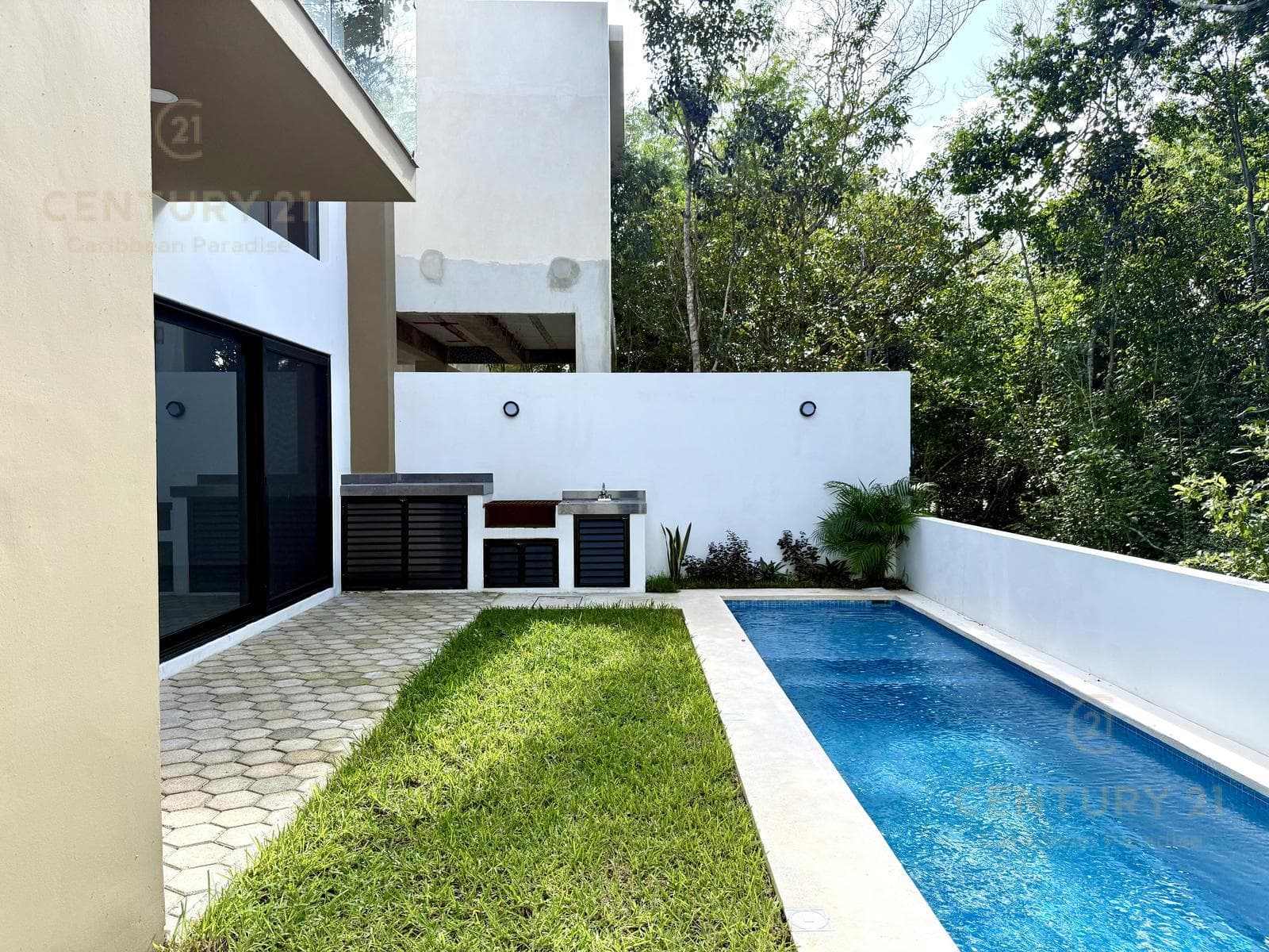 4-Bedroom House for Sale on Via Cumbres in Cancun | C3952