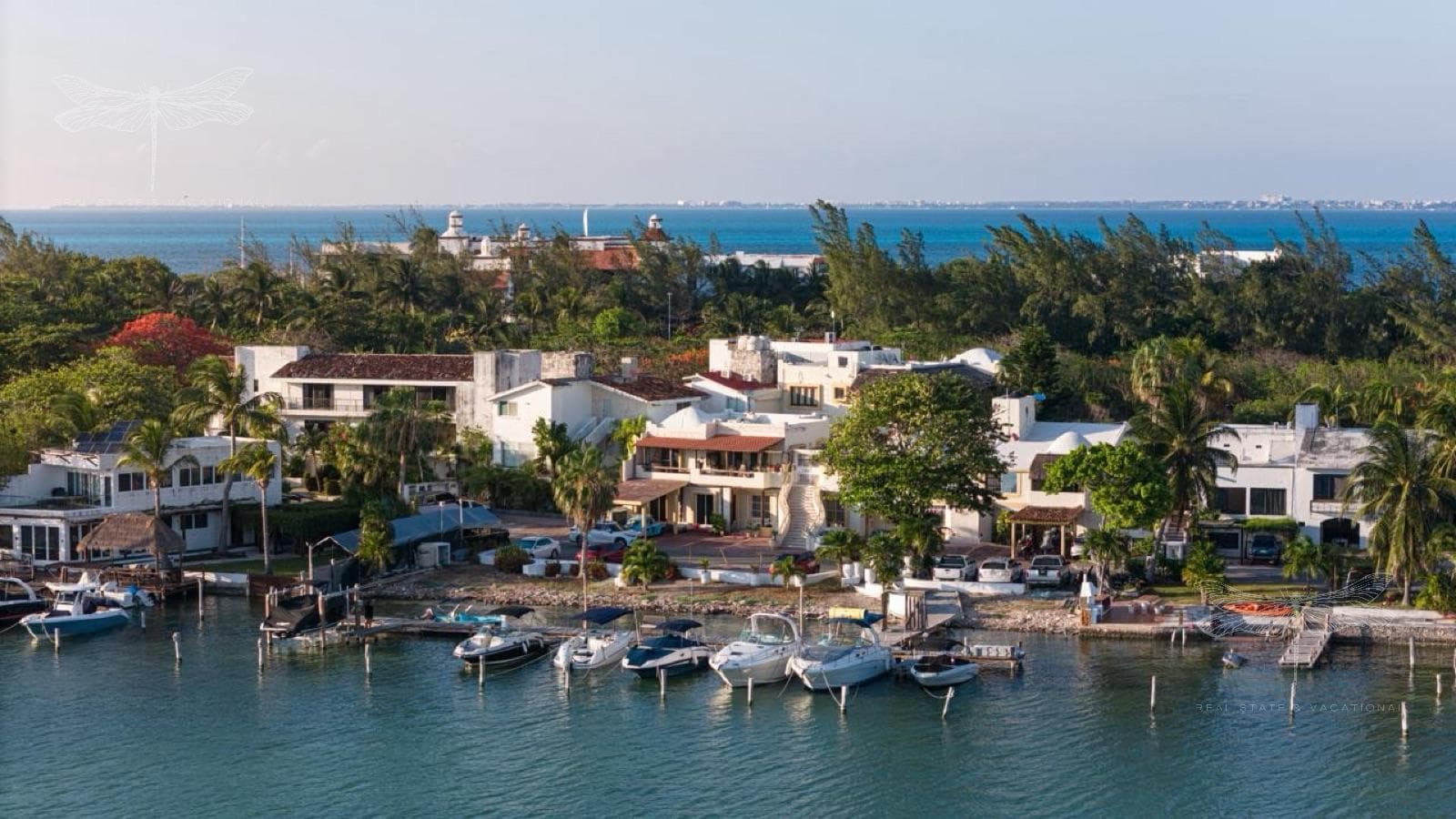 Hotel Zone, km 6.5, overlooking Nichupté Lagoon