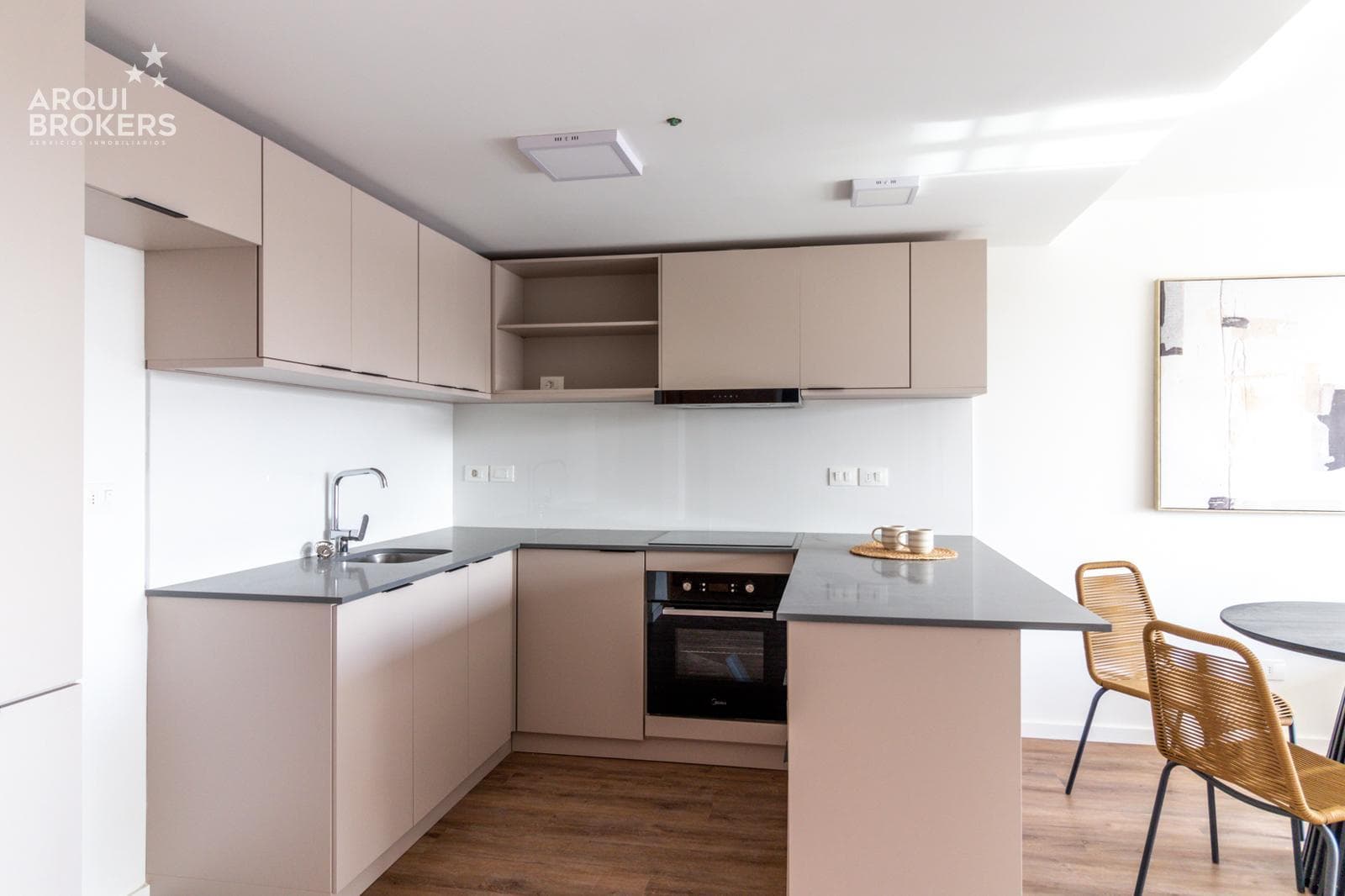 Two-Bedroom Apartment for Sale in Buceo - 213