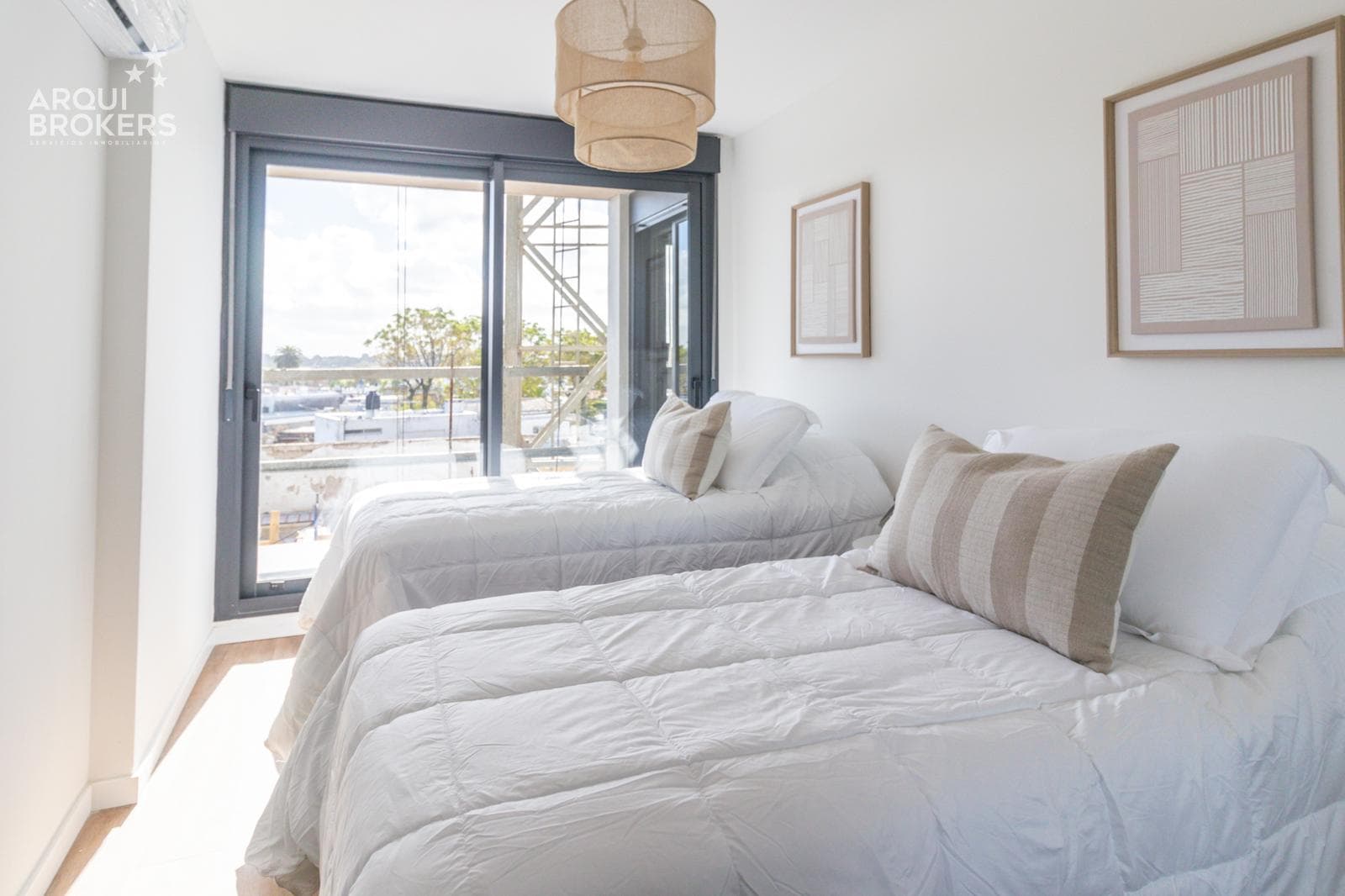 Two-Bedroom Apartment for Sale in Buceo - 1104