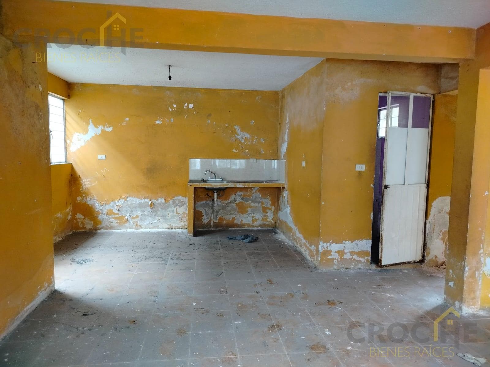 House on a lot with apartments and commercial spaces for sale in the "Los Sauces" neighborhood in Xalapa, Veracruz.