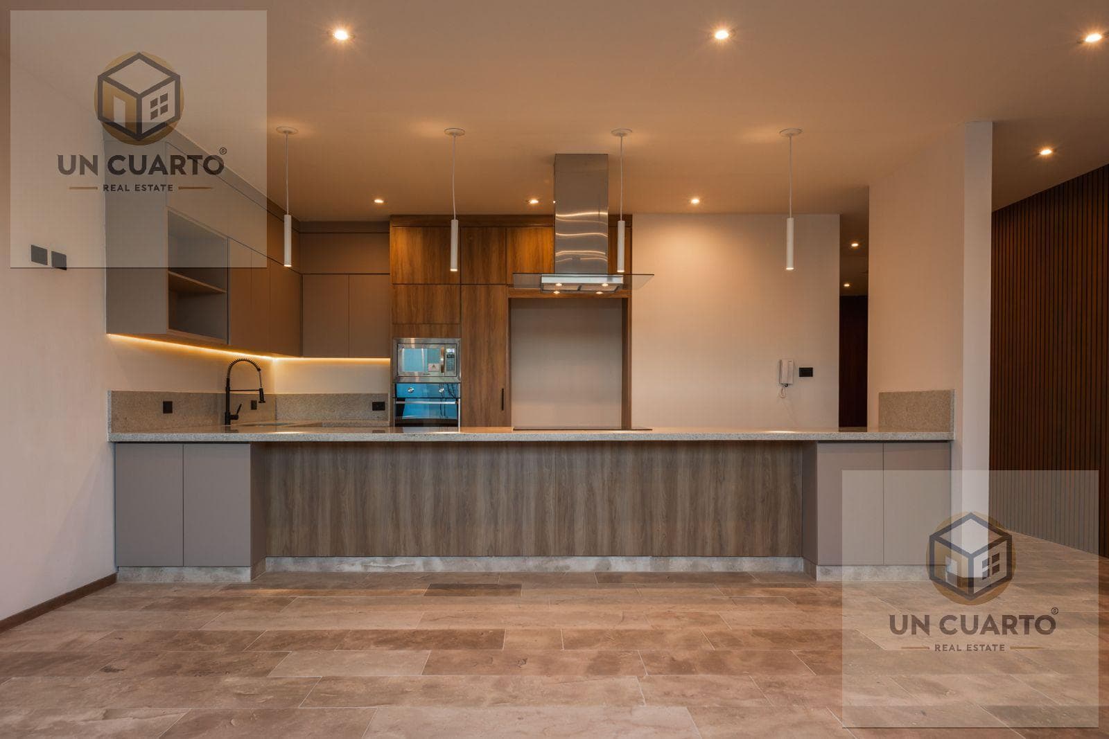 House for Sale with a ROOFTOP in SAN ANGEL IV