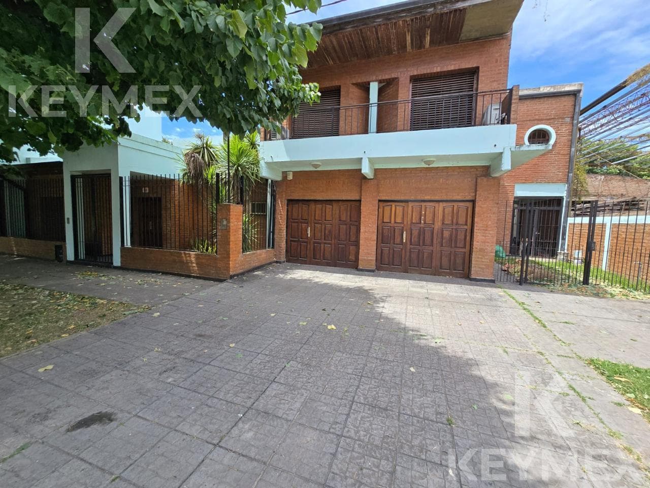 FOR SALE: House in Hernandez, 3 bedrooms and an office, with a large yard and a pool