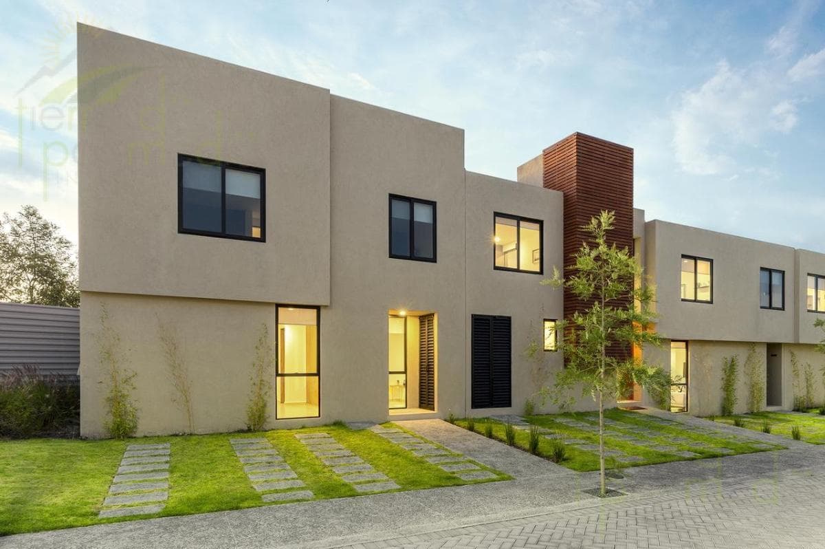 House with a Roof Garden for Sale in Nuevo Refugio, Querétaro