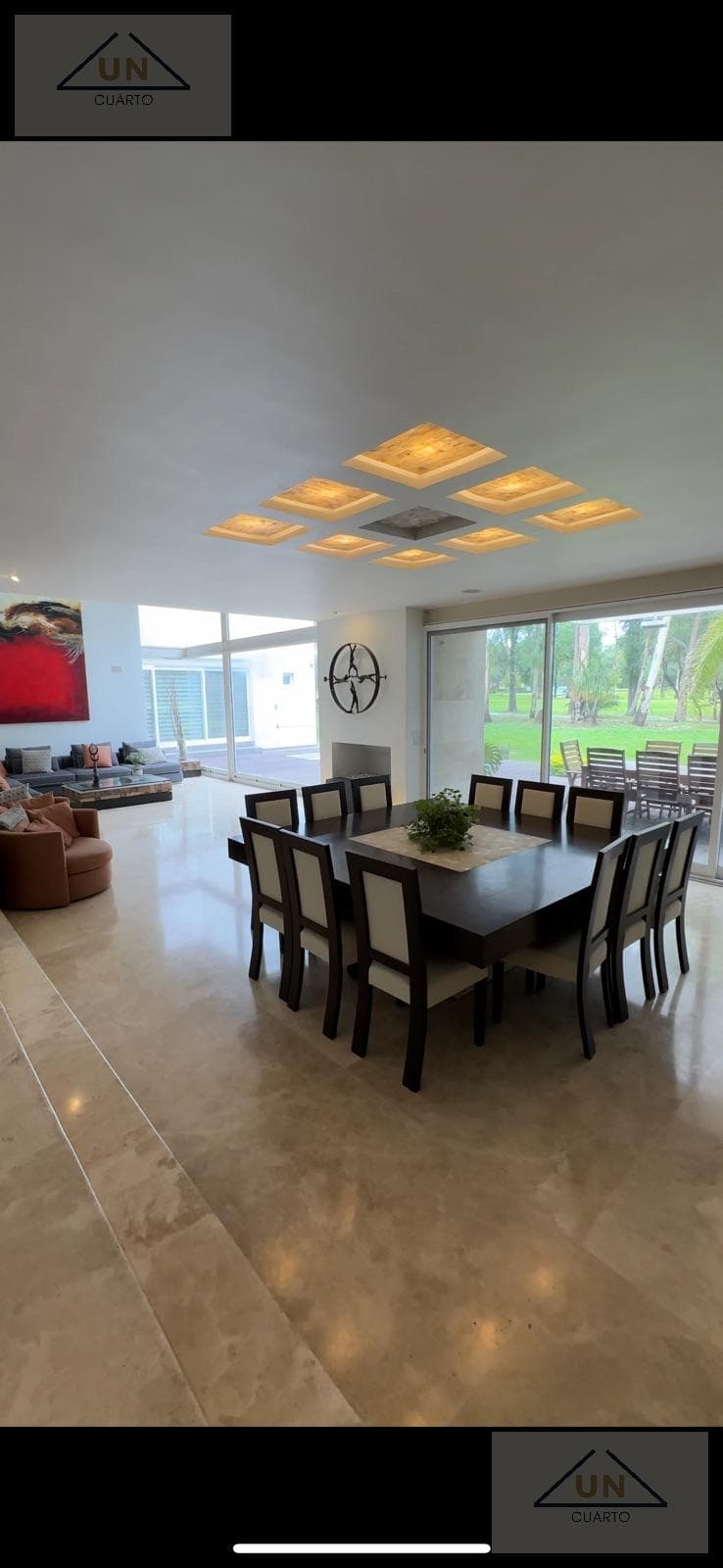 COUNTRY-STYLE GOLF HOME WITH A CAVA ROOM AND GAME ROOM