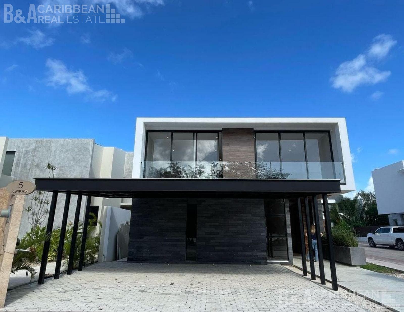 House for Sale in the Lagos del Sol Residential Complex, Cancún