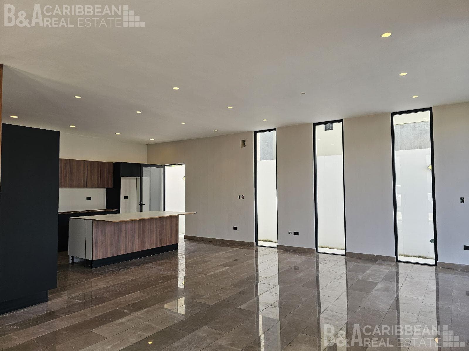 House for Sale in the Lagos del Sol Residential Complex, Cancún