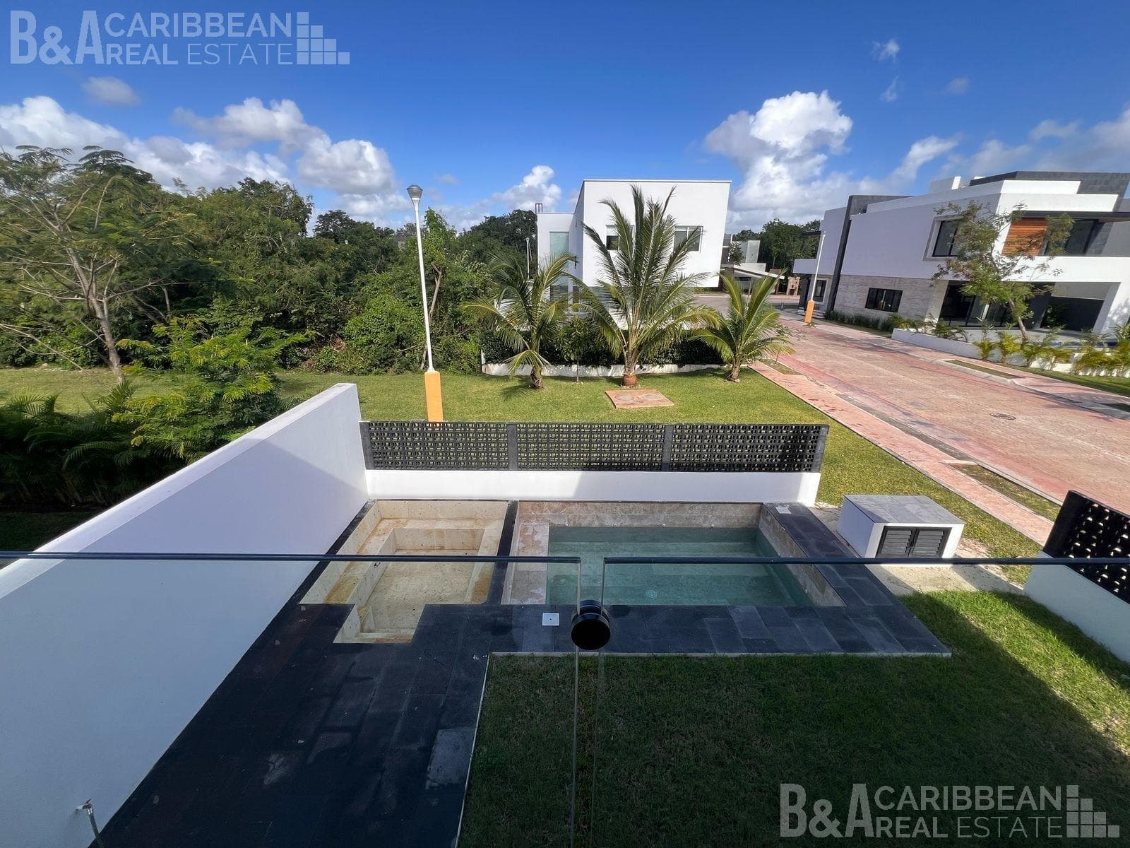 House for Sale in the Lagos del Sol Residential Complex, Cancún