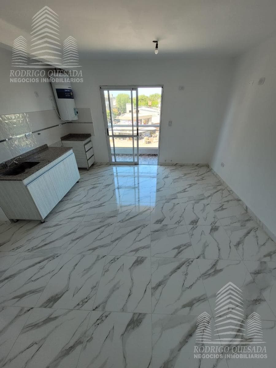 Brand-new 2-room apartment, excellent location!!