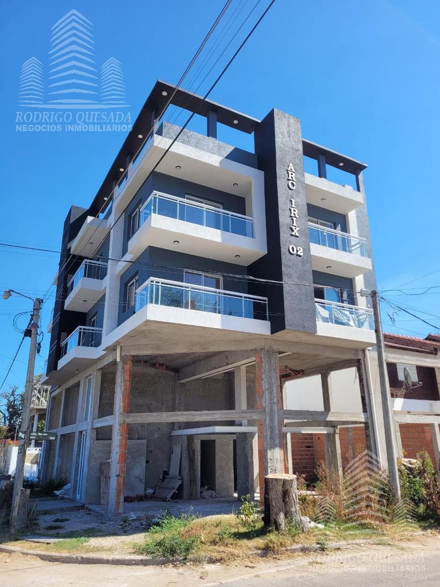 Brand-new 2-room apartment, excellent location!!