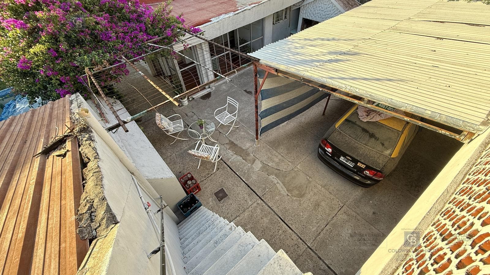 Venta casa 4 ambientes mas departamento cochera terraza Apto credito Merlo