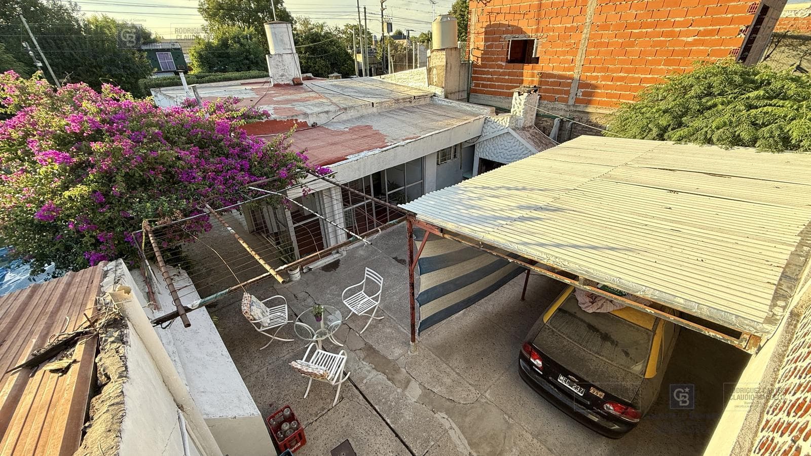 Venta casa 4 ambientes mas departamento cochera terraza Apto credito Merlo