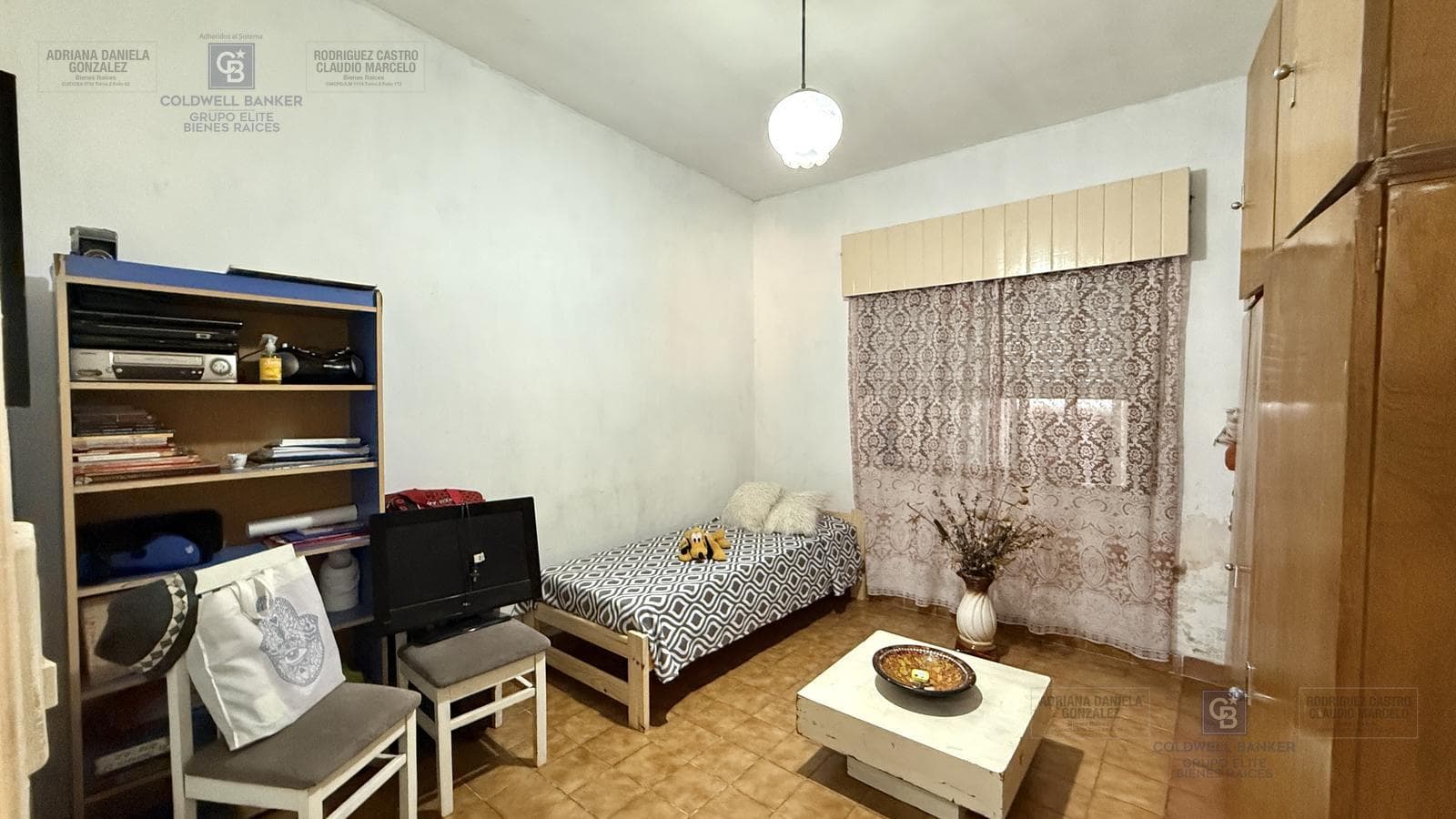 Venta casa 4 ambientes mas departamento cochera terraza Apto credito Merlo