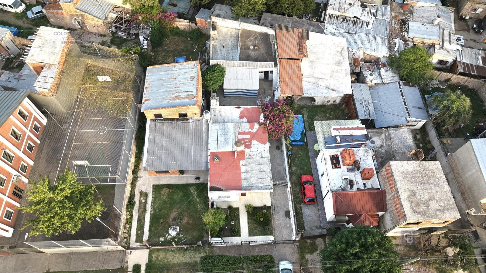 Venta casa 4 ambientes mas departamento cochera terraza Apto credito Merlo