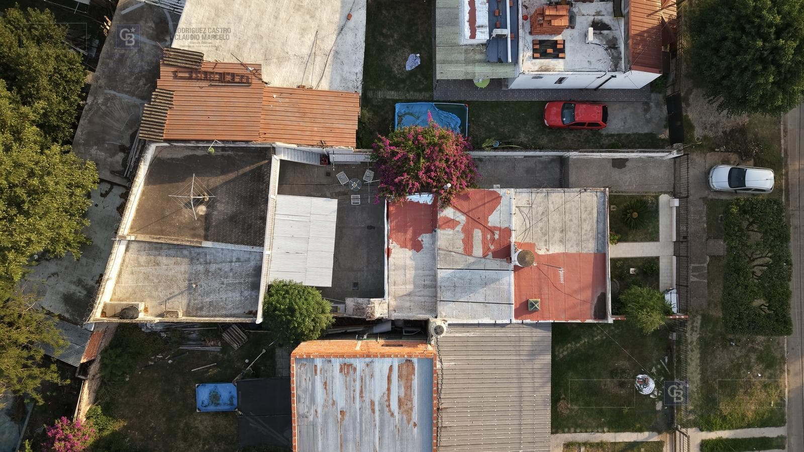 Venta casa 4 ambientes mas departamento cochera terraza Apto credito Merlo