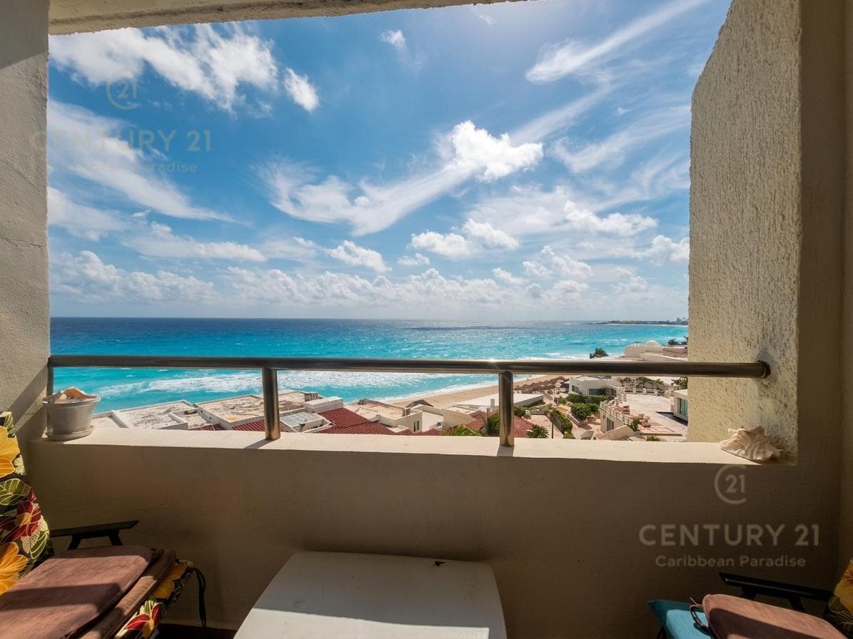 2-Bedroom Oceanfront Penthouse for Sale | Lagoon Vie Solymar Cancun | P4370