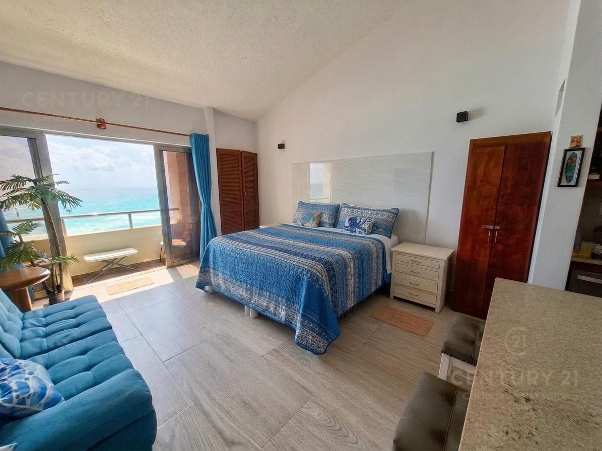 2-Bedroom Oceanfront Penthouse for Sale | Lagoon Vie Solymar Cancun | P4370