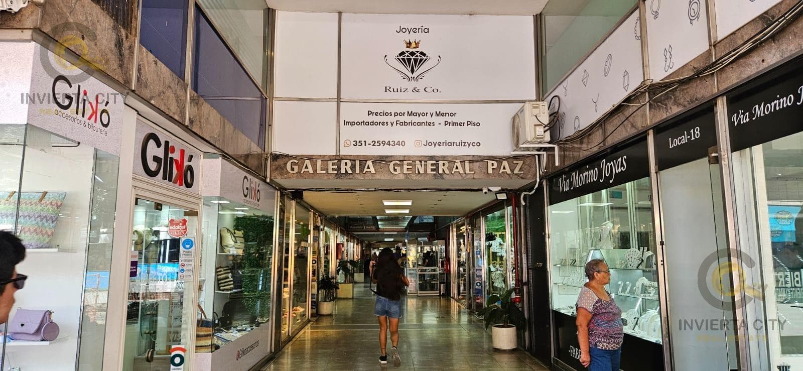Sales Office in the heart of downtown (9 de Julio Street, around the 100 block)