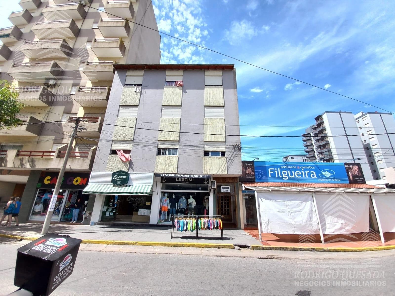 Centrally located studio apartment with an ocean view!!
