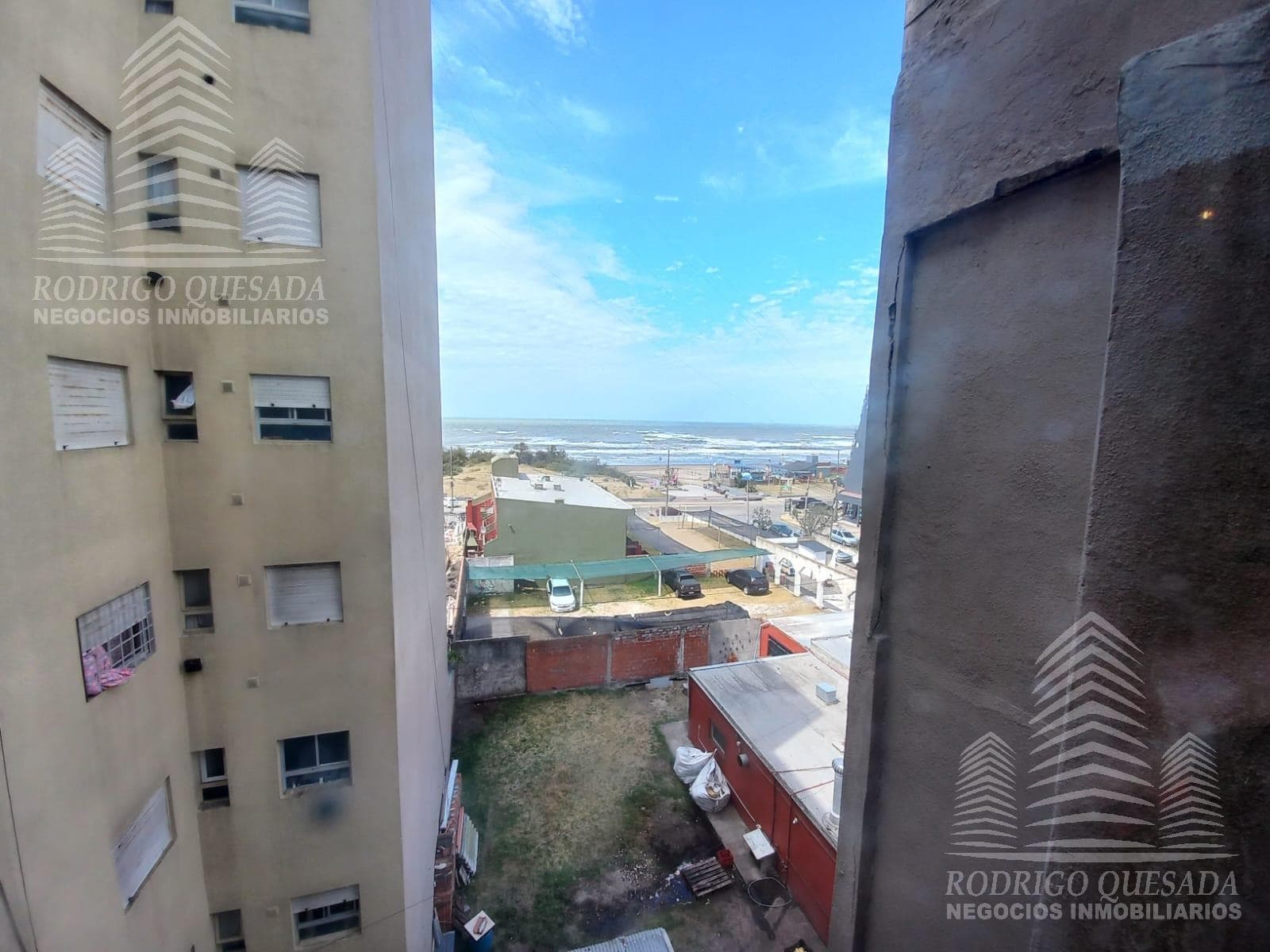 Centrally located studio apartment with an ocean view!!