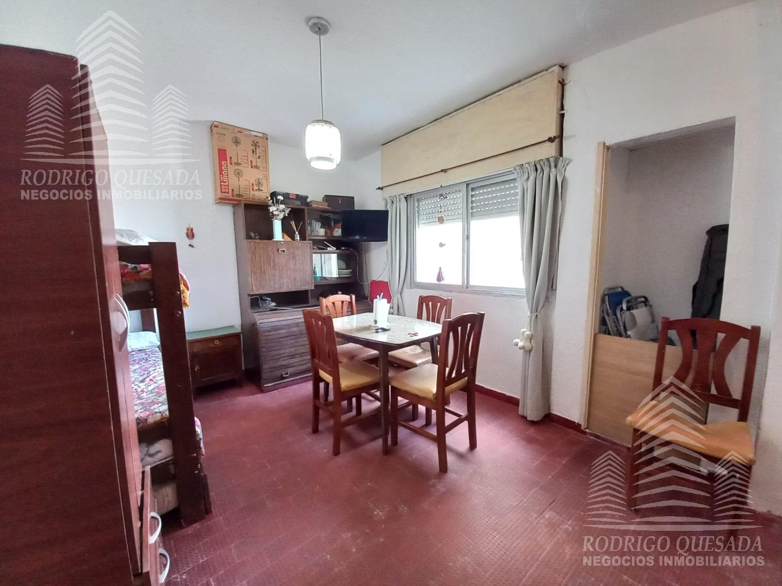 Centrally located studio apartment with an ocean view!!
