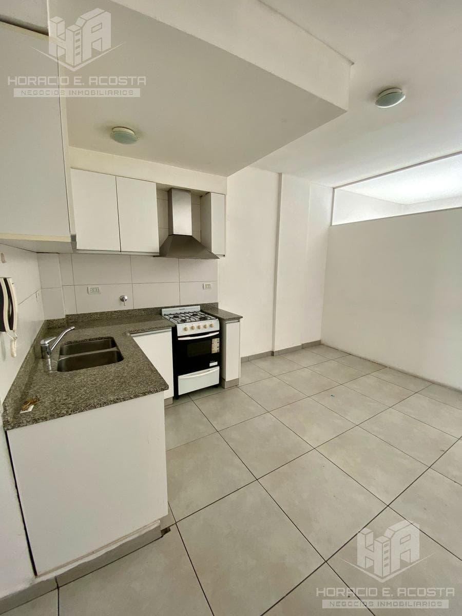 3-room apartment in downtown San Martín with a balcony
