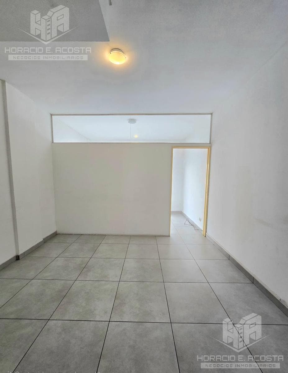 3-room apartment in downtown San Martín with a balcony