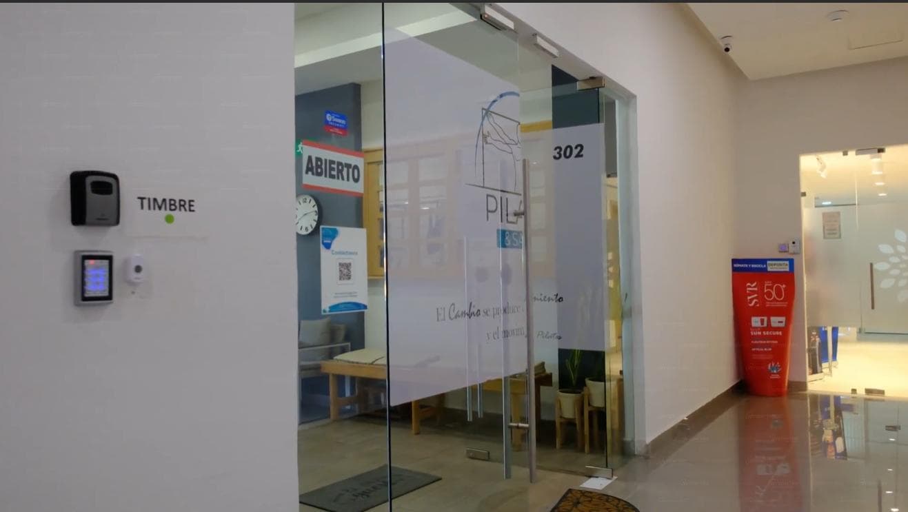 Office on Av. Bonampak, 8th floor, with views and amenities