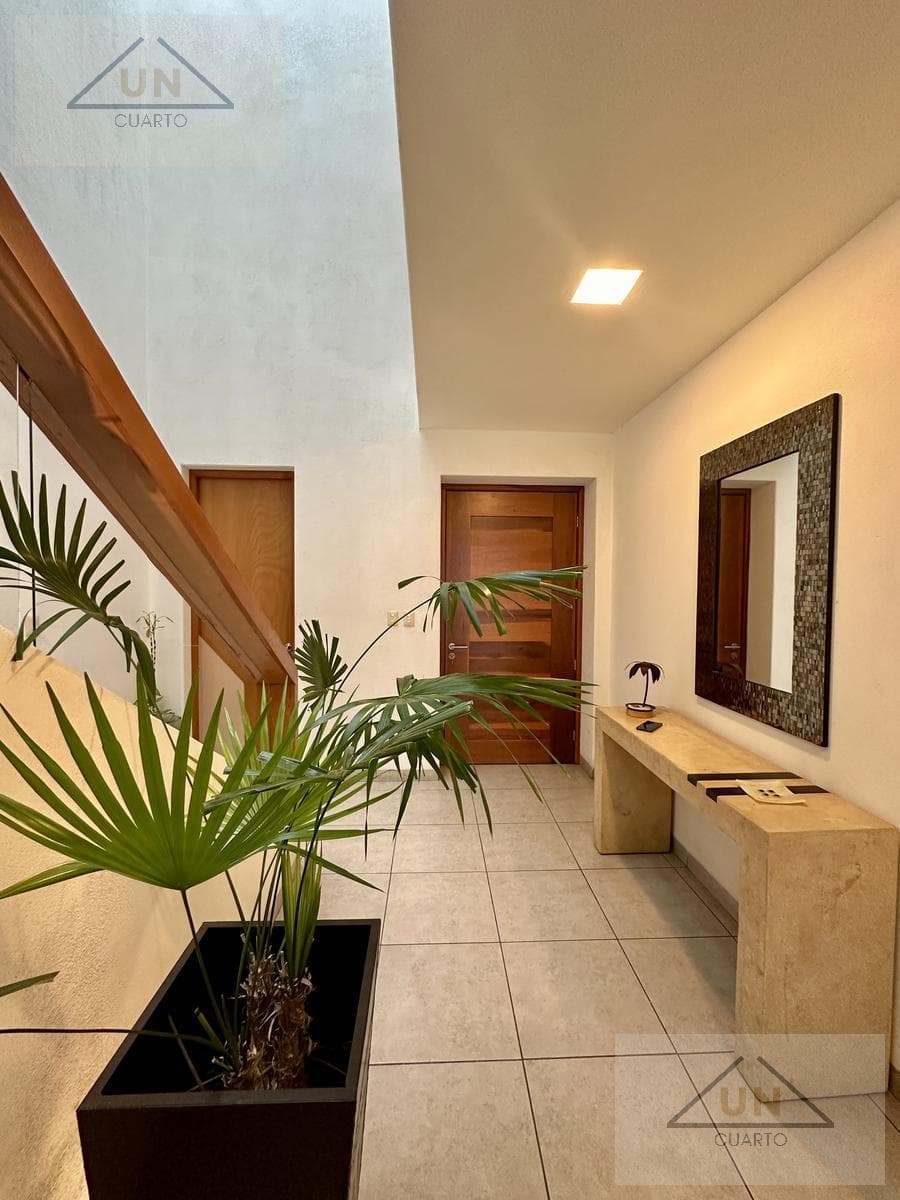 House with a Large GARDEN for SALE in the Tangamanga Neighborhood