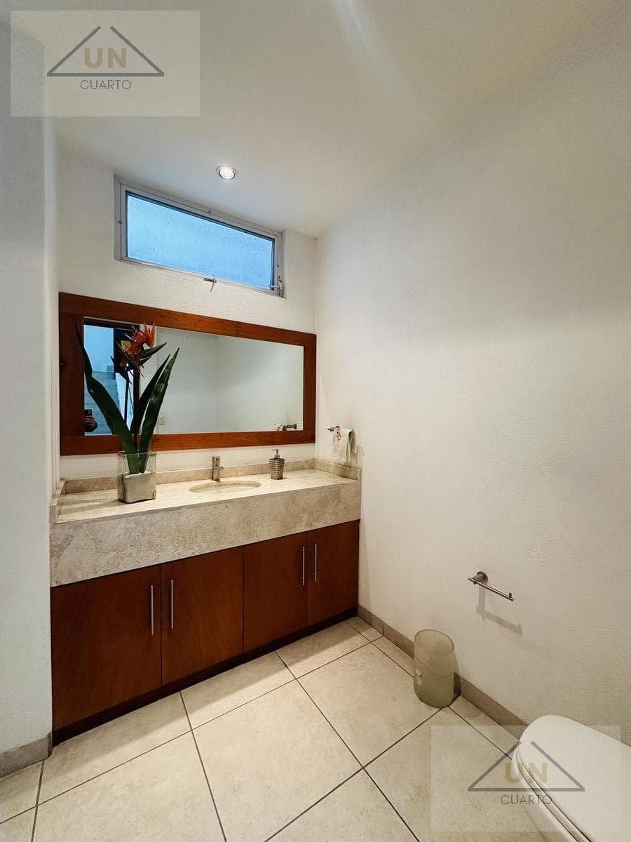 House with a Large GARDEN for SALE in the Tangamanga Neighborhood
