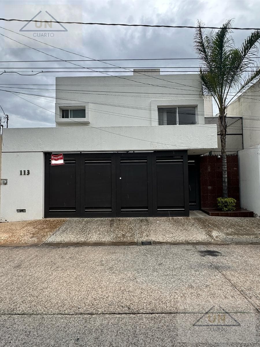 House with a Large GARDEN for SALE in the Tangamanga Neighborhood