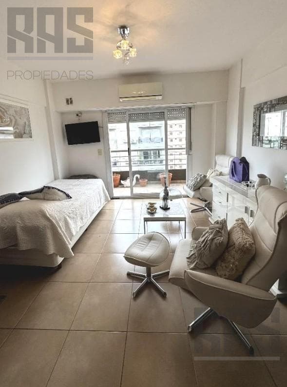 One-room apartment in Villa Urquiza with a front balcony