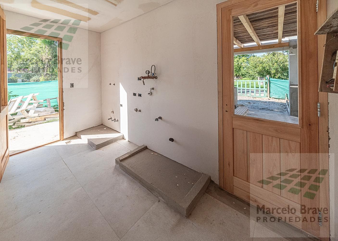 5-room house for sale on a 640-square-meter lot, 200 Rio Hondo Street, Manzanares, Santa Clara.