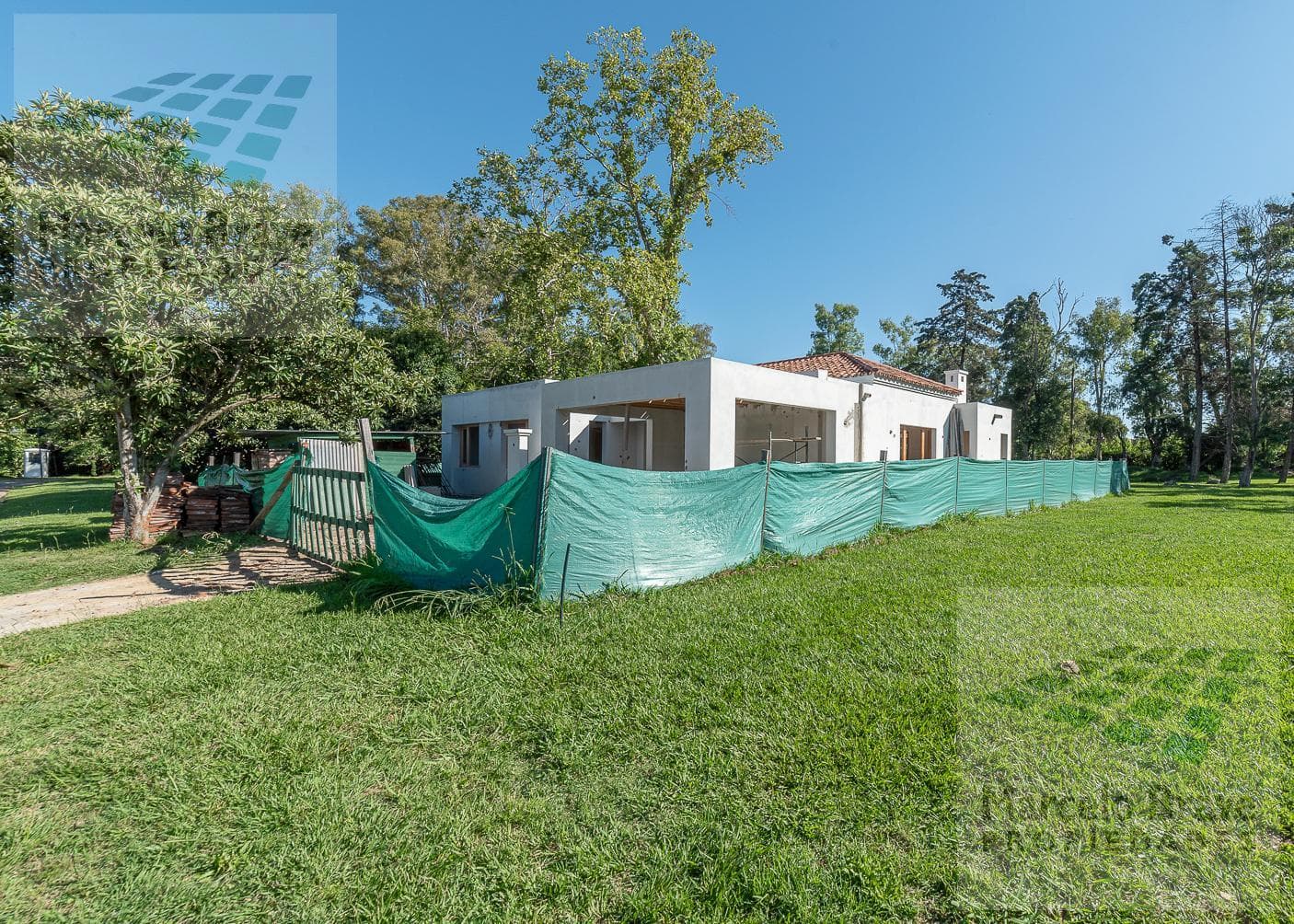 5-room house for sale on a 640-square-meter lot, 200 Rio Hondo Street, Manzanares, Santa Clara.