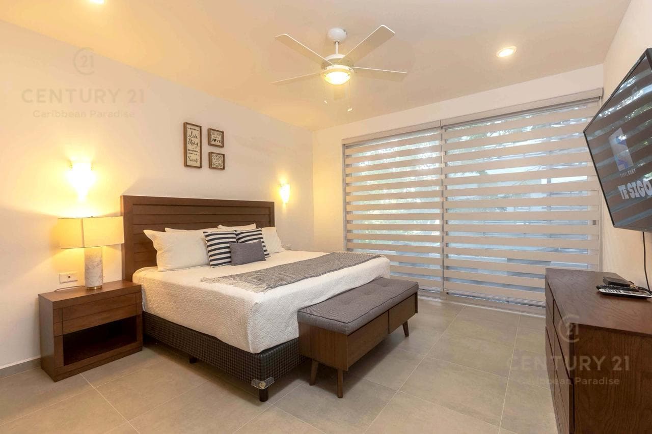 Inversión Perfecta: Hermoso Departamento Amueblado en el Corazón de Playa del Carmen P4366