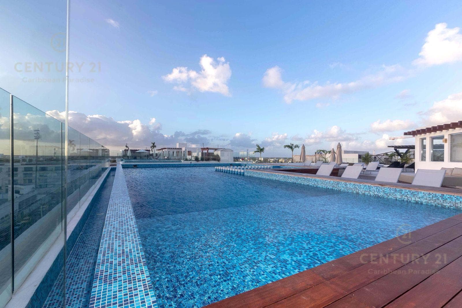 Inversión Perfecta: Hermoso Departamento Amueblado en el Corazón de Playa del Carmen P4366