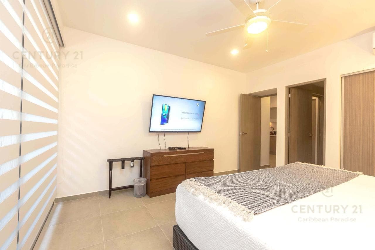 Inversión Perfecta: Hermoso Departamento Amueblado en el Corazón de Playa del Carmen P4366